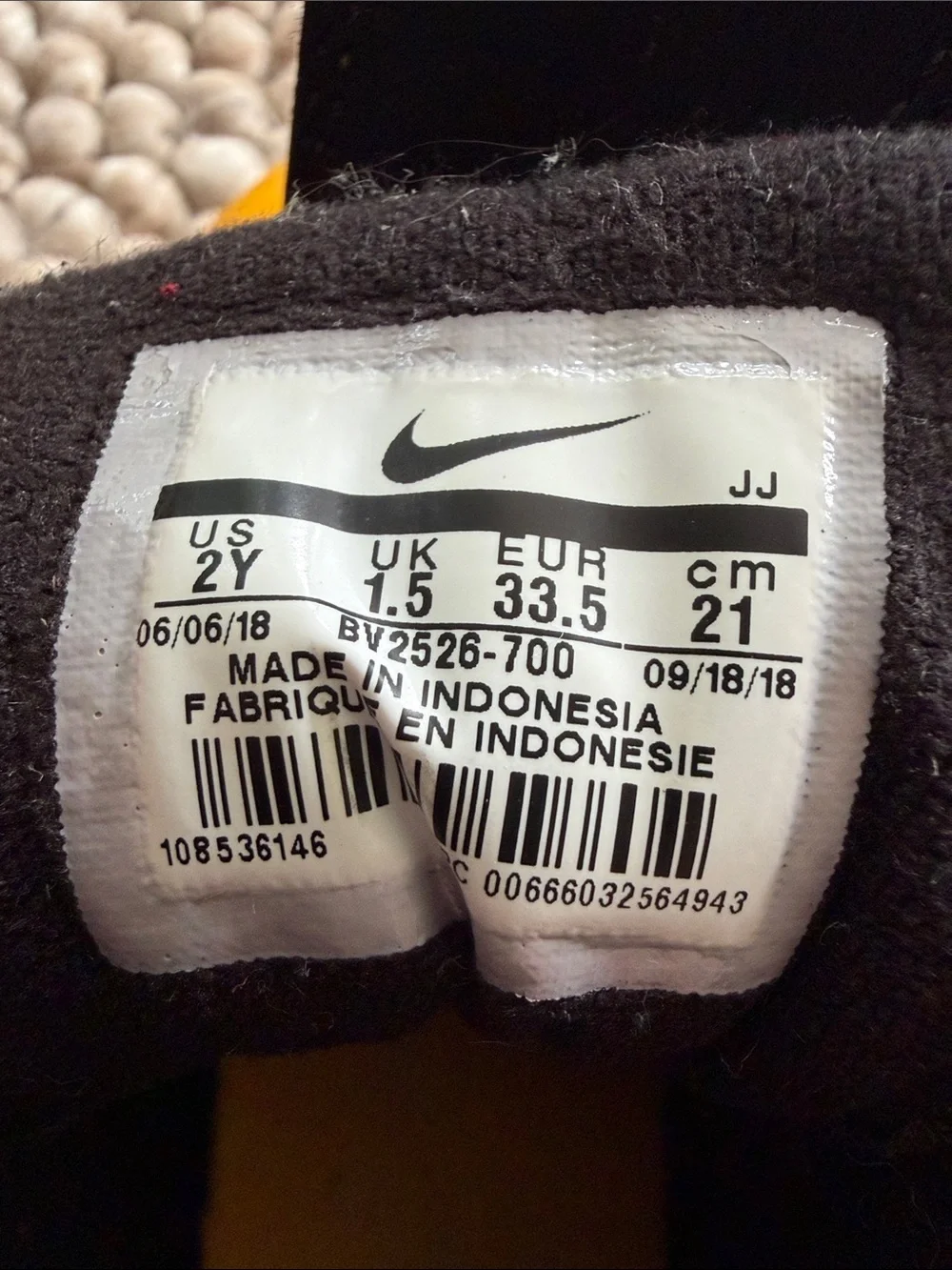 Nike Air Max Speed Turf kids sneakers in a University Gold and black